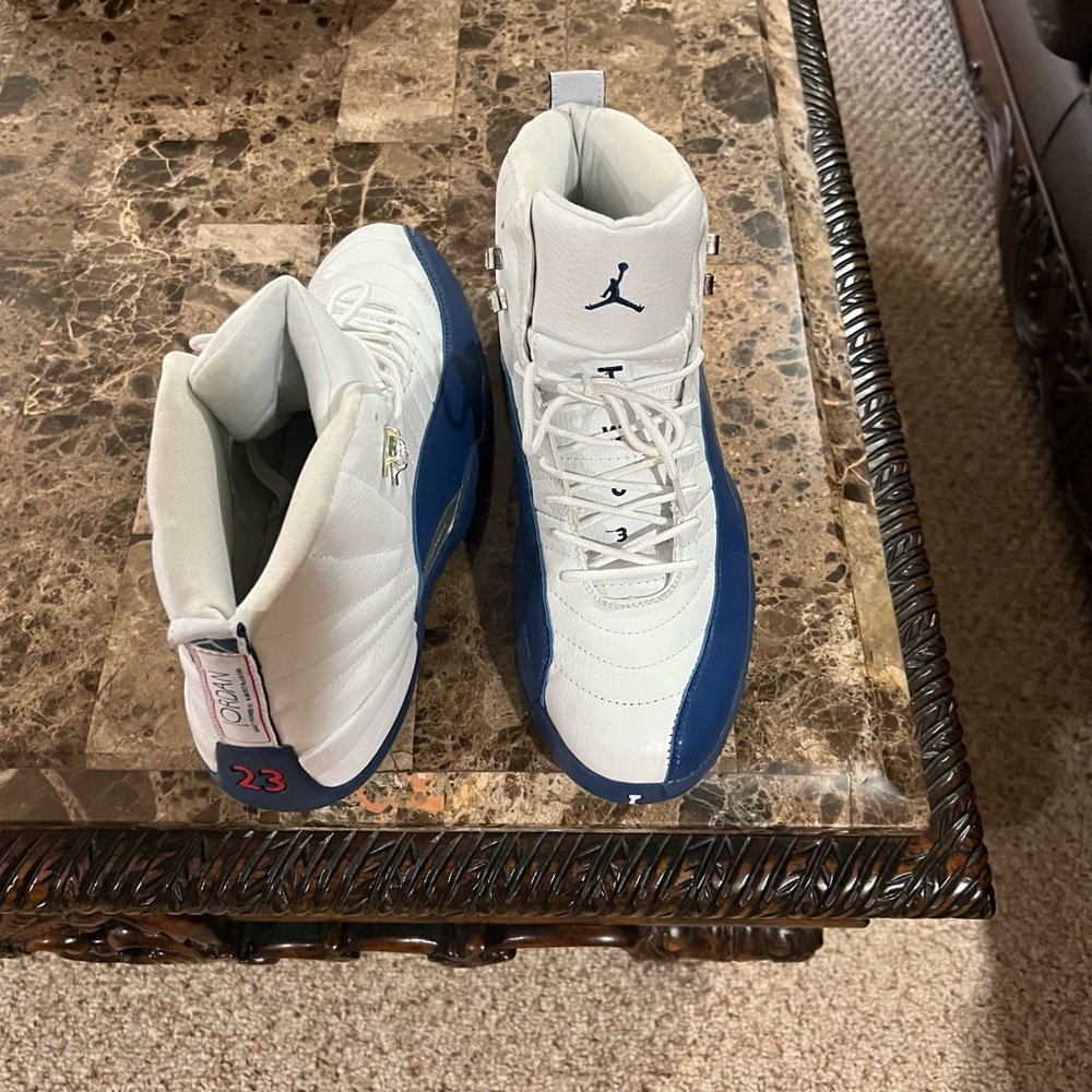 Jordan Athletic Shoes White and Navy